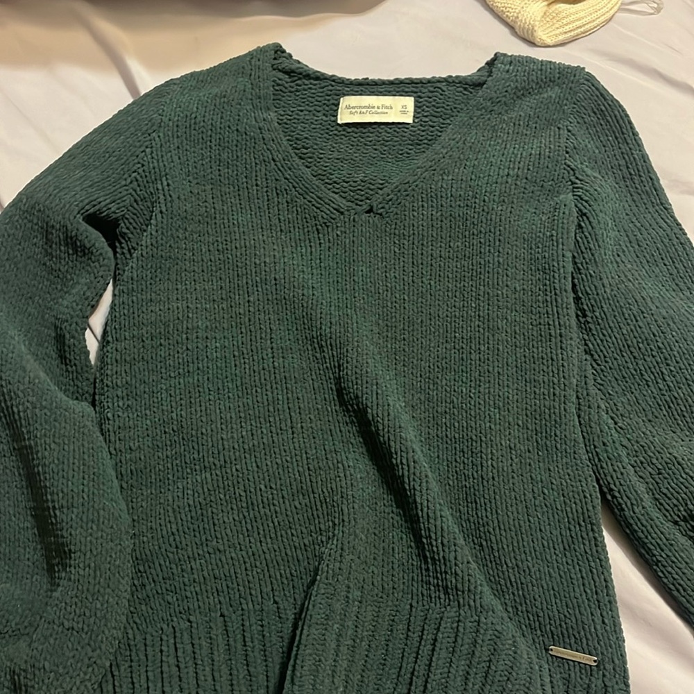 ABERCROMBIE & FITCH SWEATER